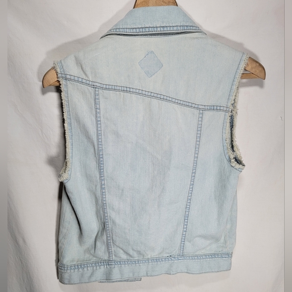 Volcom stone wash XS denim jean button-up vest.  Really nice in great shape. - Picture 7 of 7